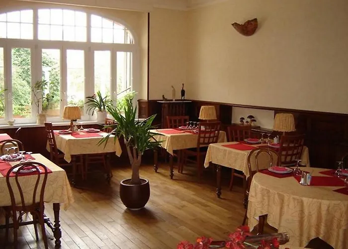 Hotel Hotel-restaurant Du Commerce Aubréville